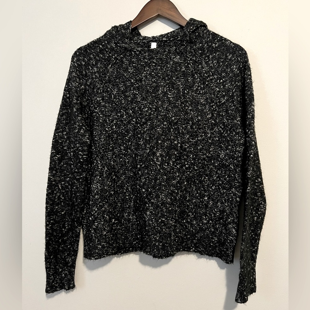 Hooded RVCA black knitted cropped sweater